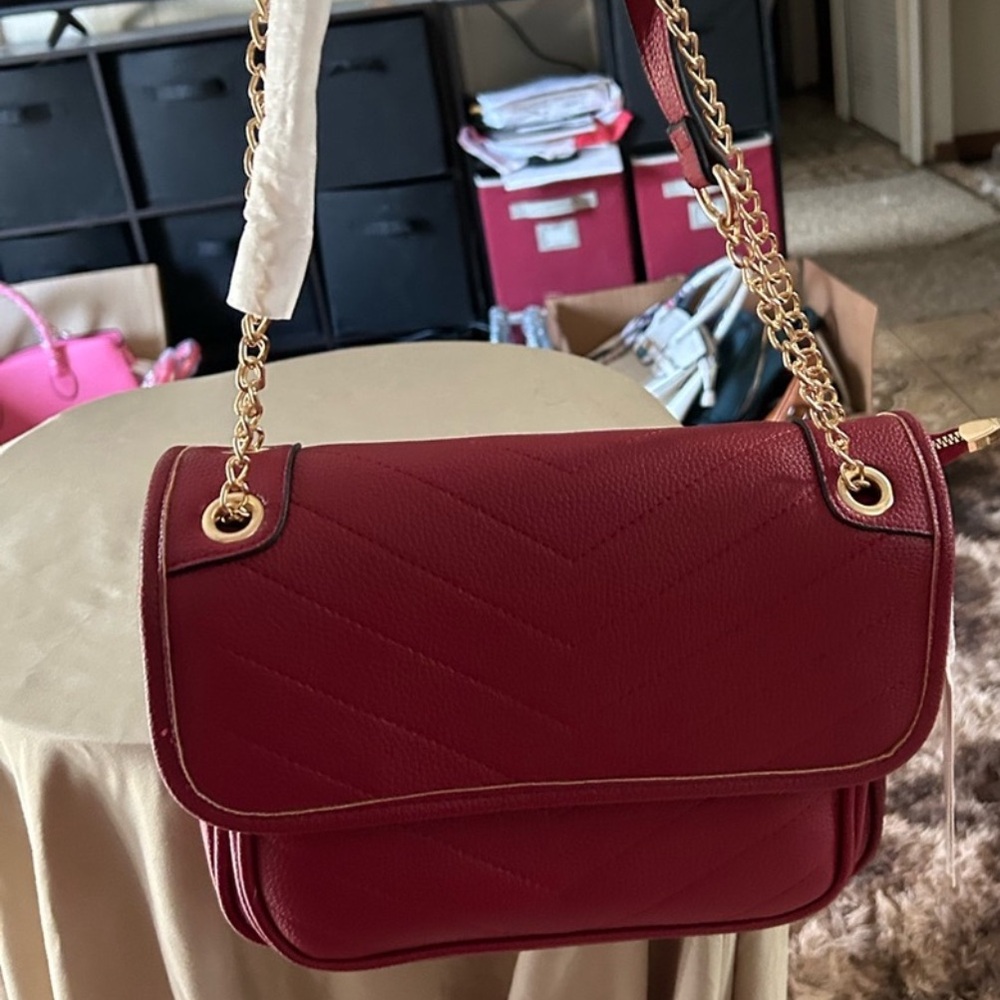 Elegant Red Leather Shoulder Bag